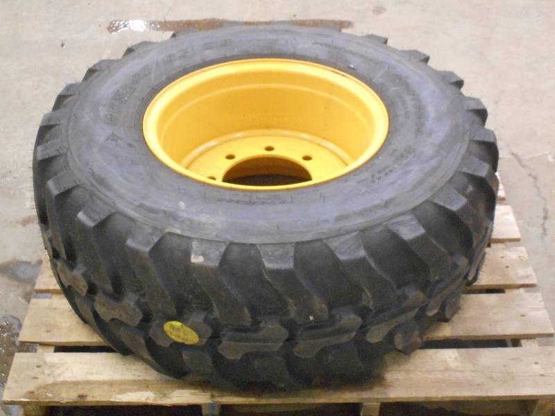 (1) New Unused John Deere Loader Tire