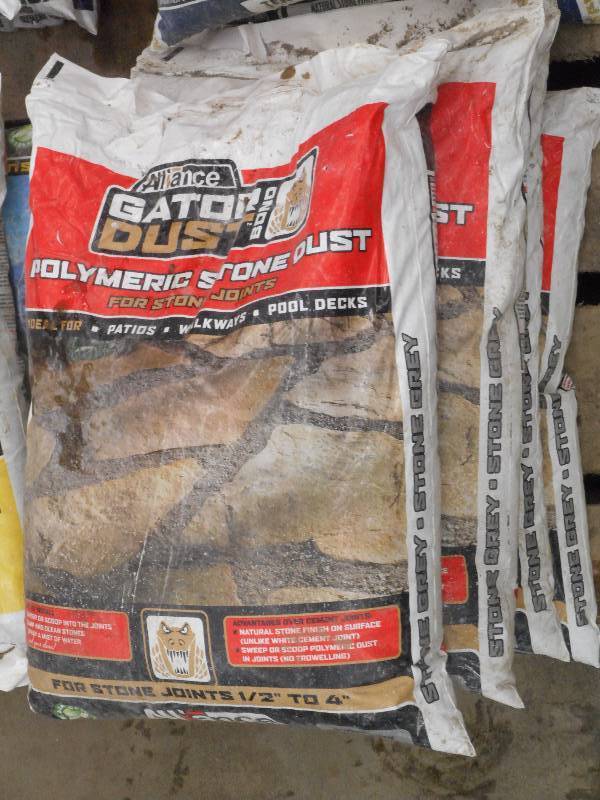 (4) 50# Bags Of Alliance Gator Dust...