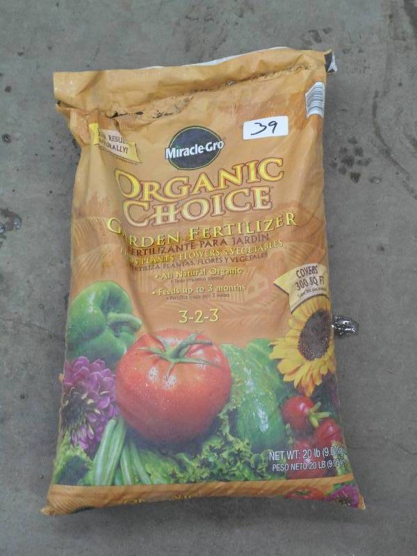 (1) 20# Bag Of Miracle Gro 3-2-3 Or...