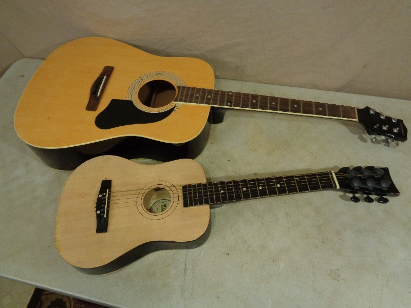 2 Accoustic Guitars