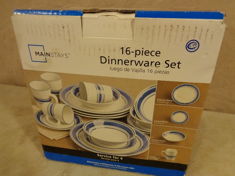 New 16 Piece Dinnerware Set