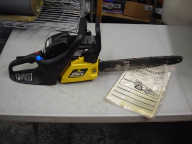 lot 5 image: McCulloch 39 cc 18 Inch Chain Saw