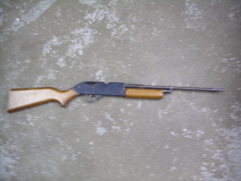 lot 8 image: Crossman Powermaster 760 BBPellet Gun
