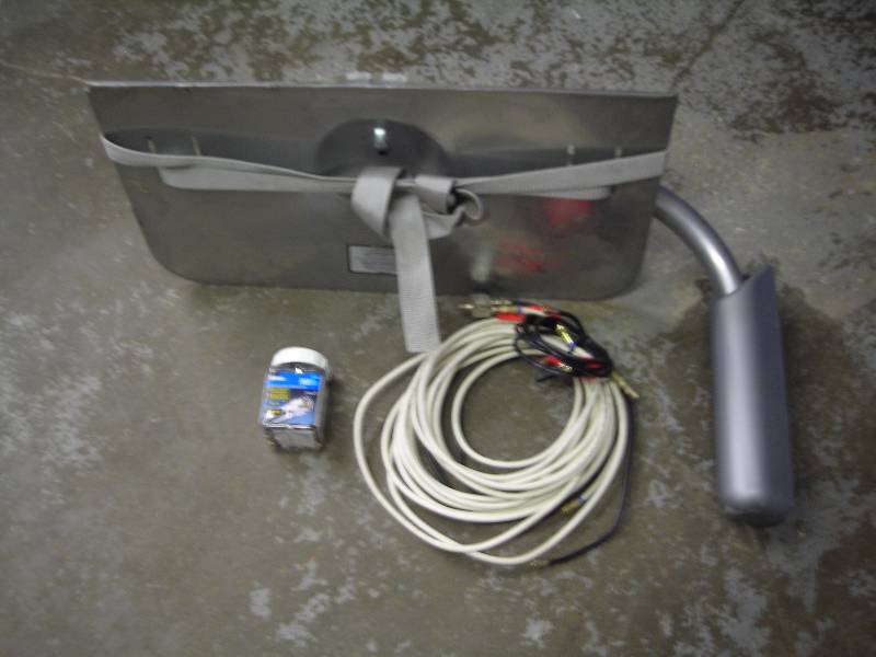 lot 28 image: TV Wall Mount & Coaxial Cables