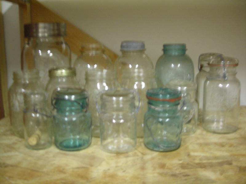 lot 39 image: Assortment Of Jars