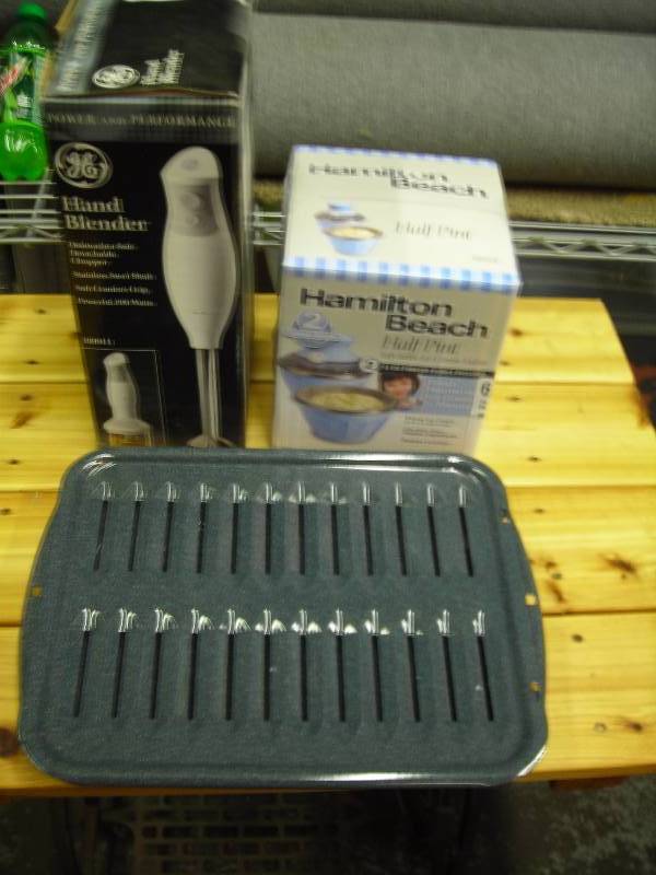 lot 47 image: Mixer, Broiler Pan, Ice Cream Maker