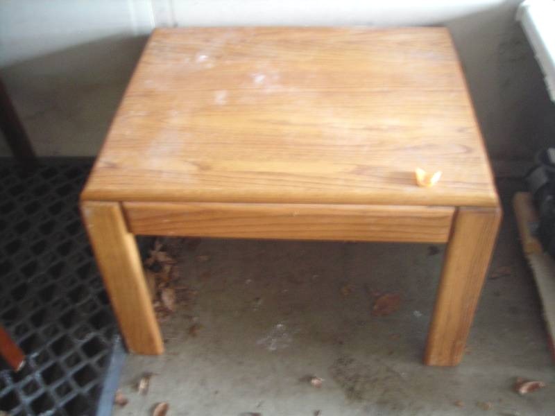 End Table 28 x 24 x 19