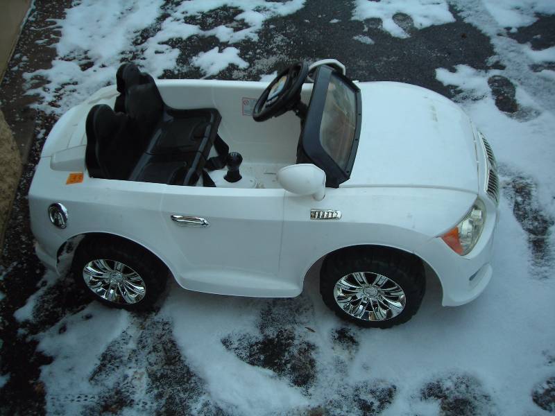 BMW Kiddie Car (No Battery Or Charger)