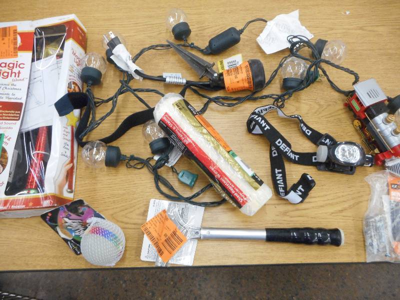 LIGHTING AND ELECTRICAL HANDYMAN LOT