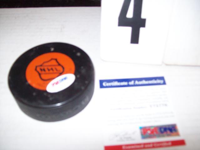 Bryan Trottier Autographed Game Puck NY Islanders, PSADNA Verified