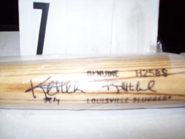 Kent Hrbek #14 Autographed New Louisville Slugger Bat H258S