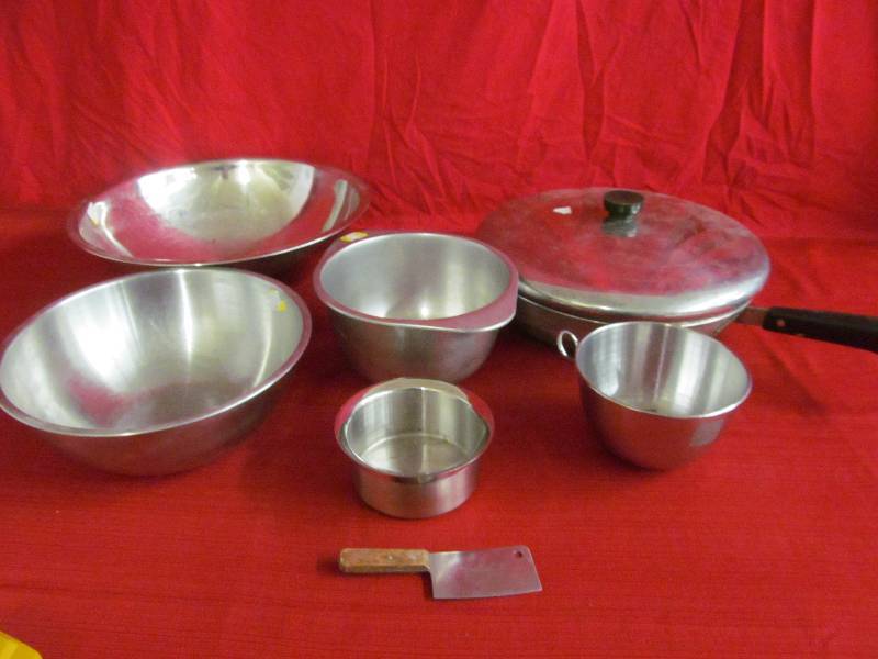 lot 7 image: PanBowls
