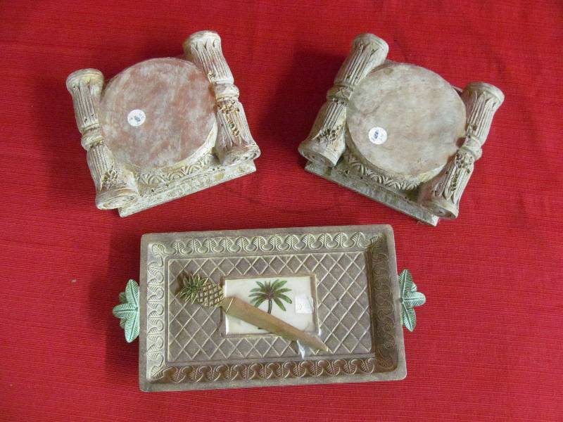 lot 9 image: TrayPlatters