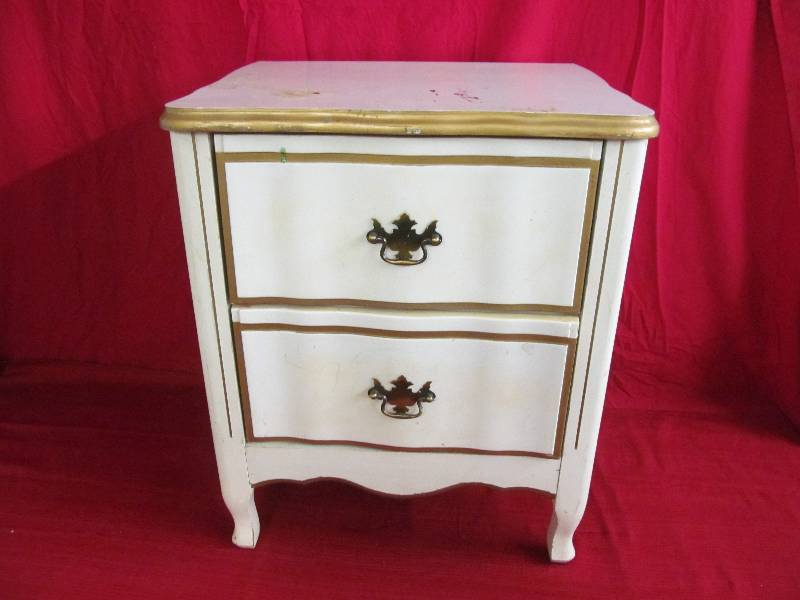 lot 10 image: Night Stand