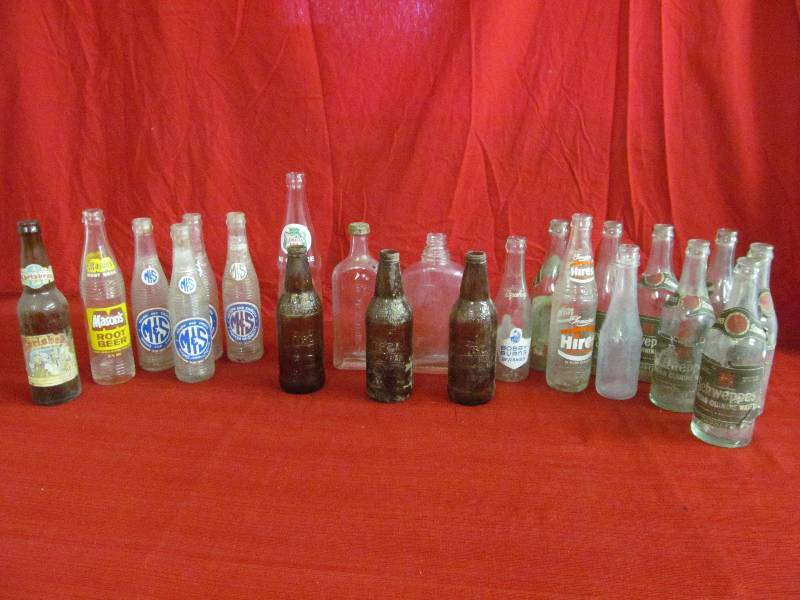 lot 11 image: Pop Bottles