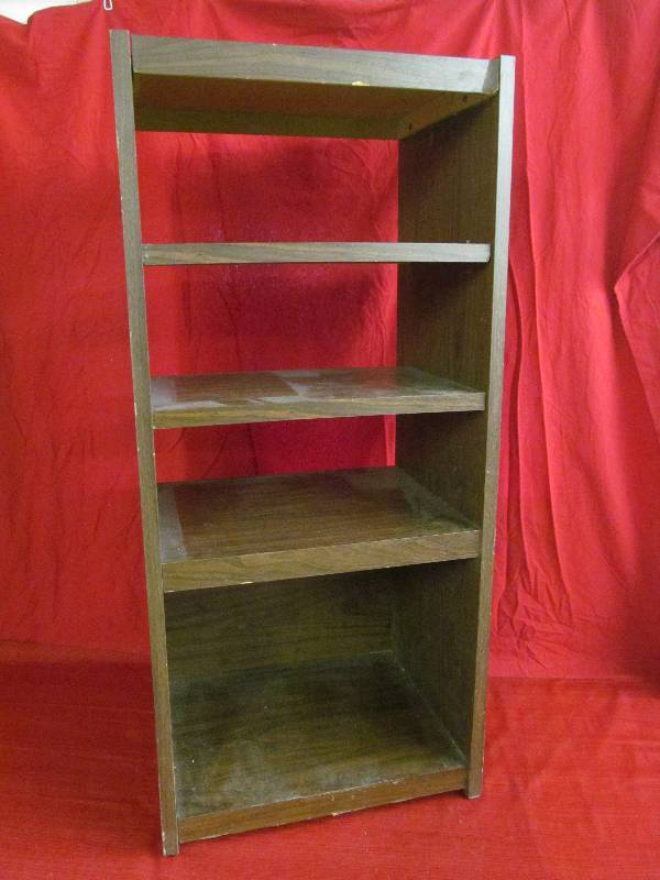 lot 20 image: Shelf