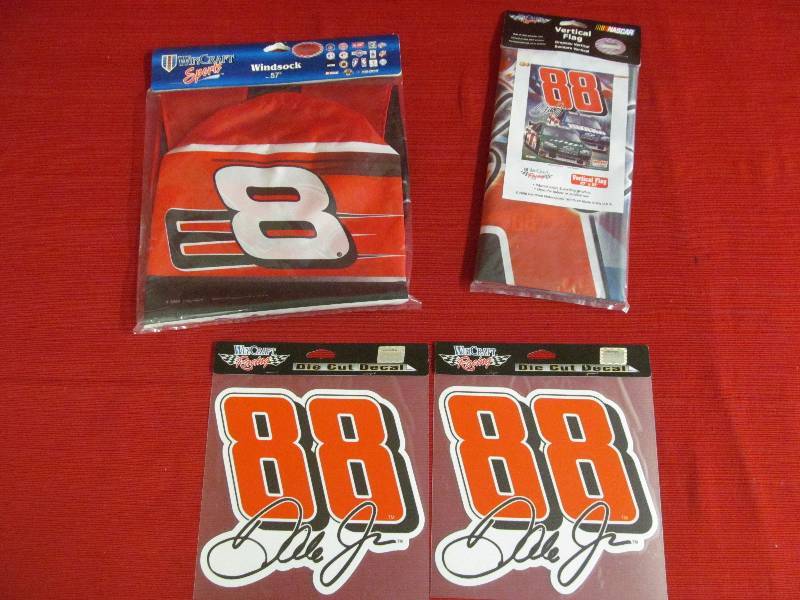 lot 51 image: Dale Earnhardt Items