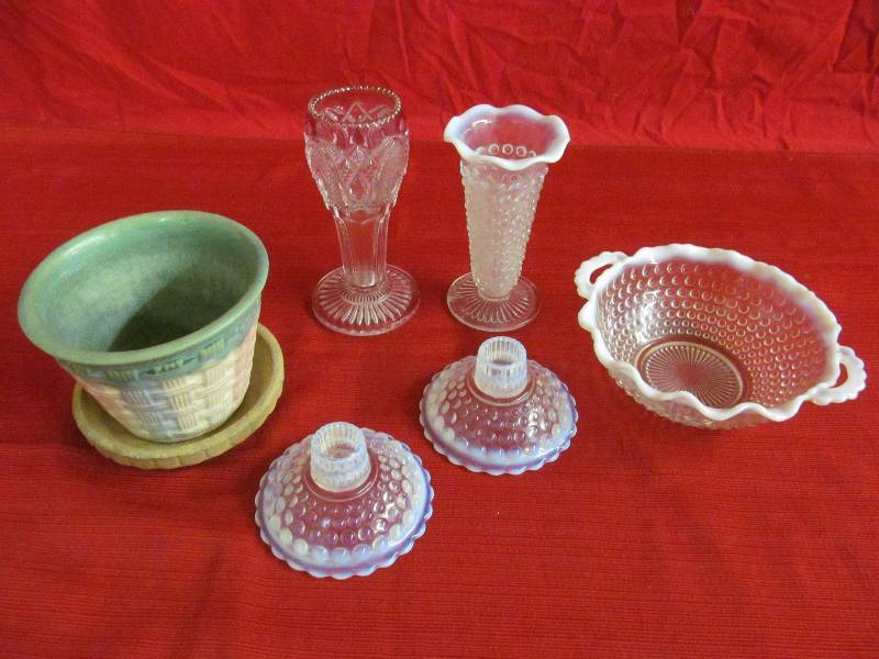 lot 82 image: Glassware