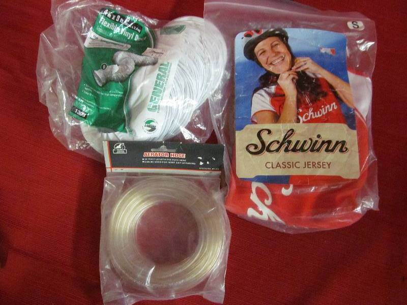 lot 90 image: Schwinn Jersey