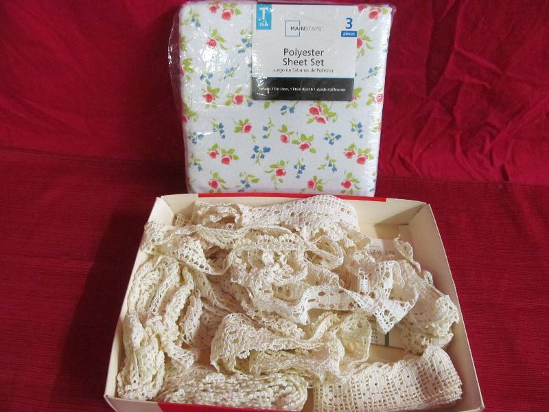 lot 104 image: Bed Sheets