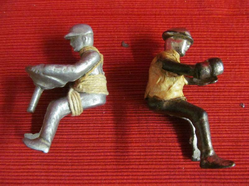 lot 106 image: Cast Iron Figures