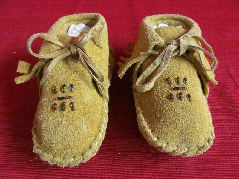 lot 116 image: Moccasins