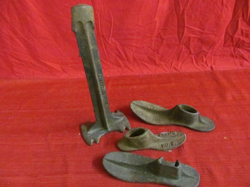 lot 118 image: Cast Iron Shoe Forms