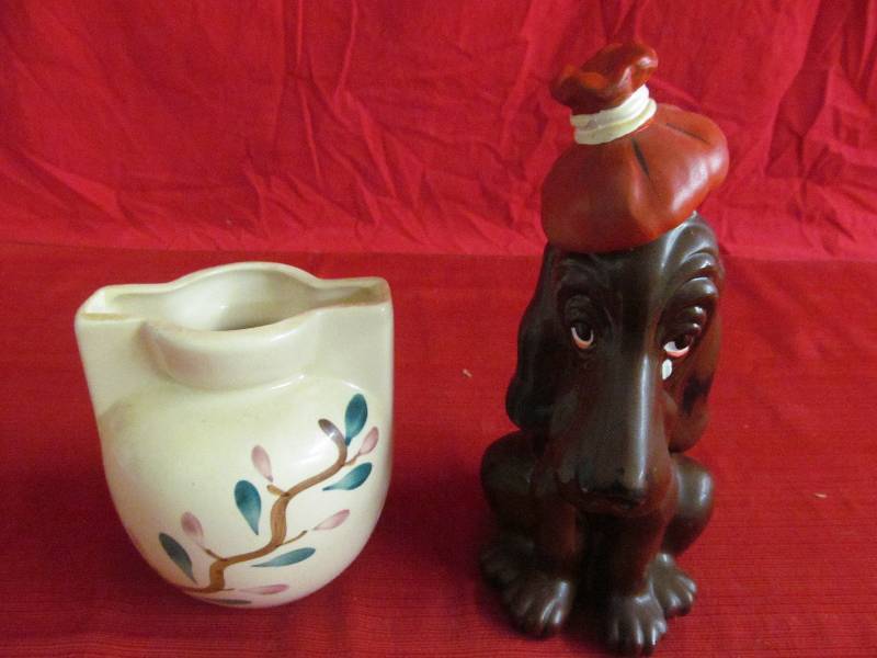 lot 122 image: Vase, Dog Figure