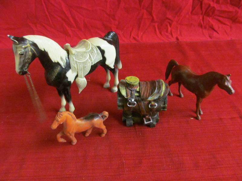 lot 124 image: Toy Horses