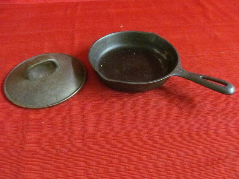 lot 125 image: Wagner Skillet