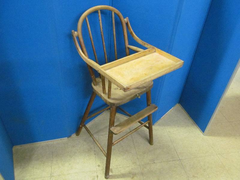 lot 164 image: Vintage High Chair