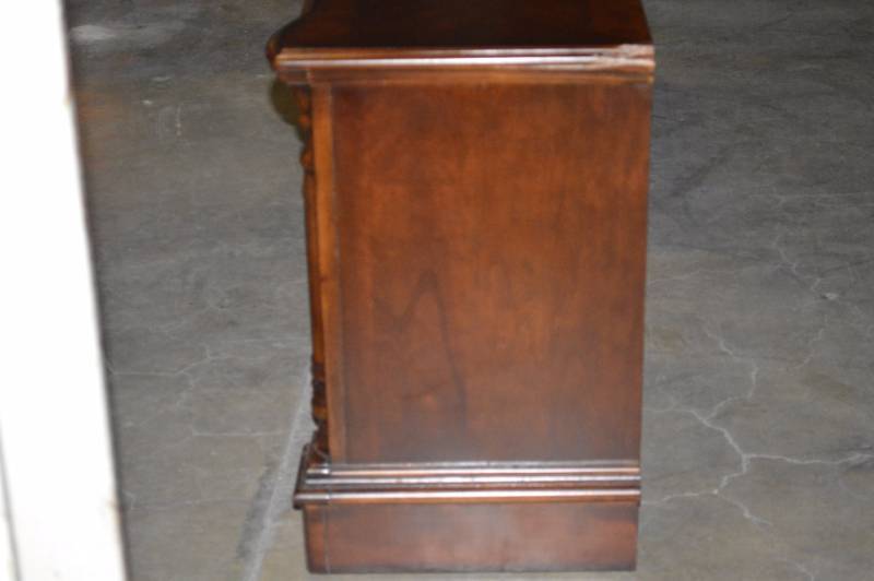 Grand Marquis Nightstand