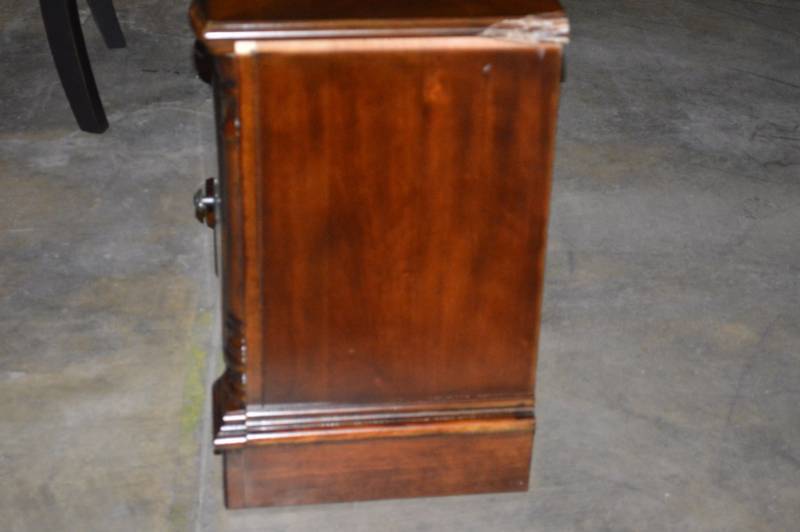 Grand Marquis Nightstand