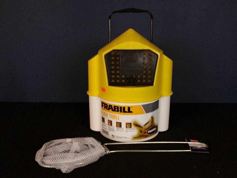 lot 17 image: Flambeau Floting Minnow Bucket