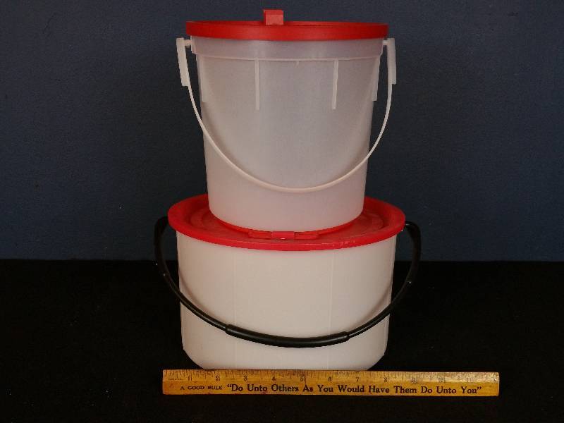 lot 19 image: Plastic Minnow Buckets