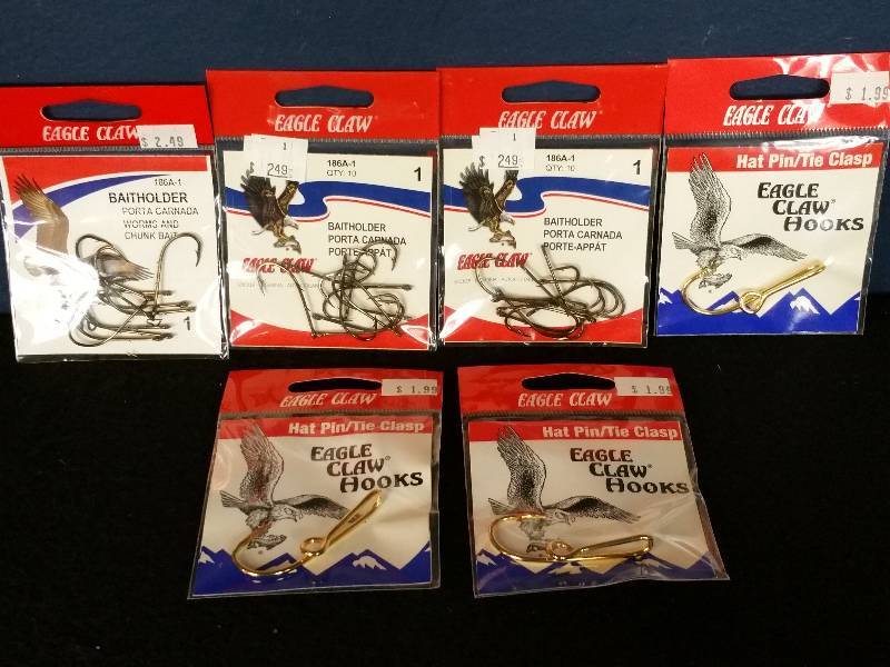 lot 112 image: Eagle Claw 1 Hooks & Hook hat Clips.
