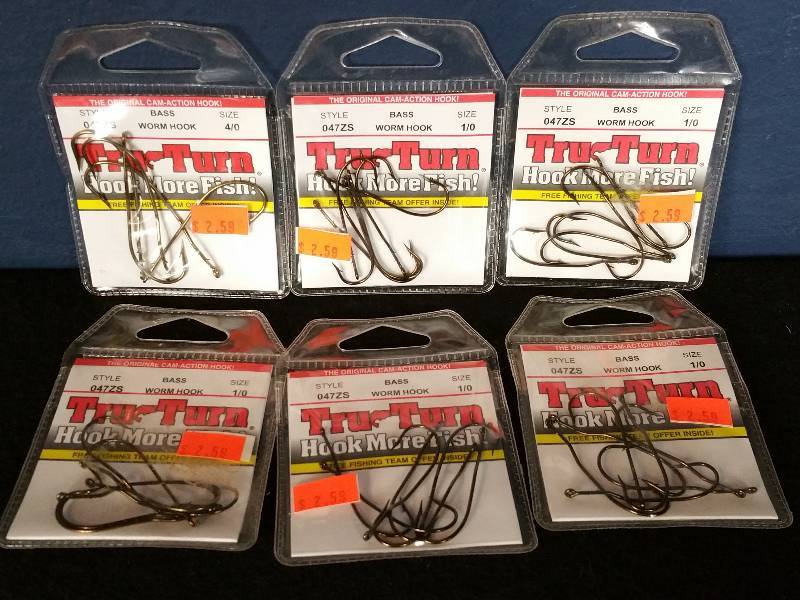 lot 138 image: Tru-Turn (10-40) Hooks
