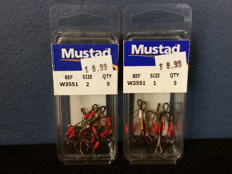 lot 150 image: Mustad WeedLless Treble 2 Hooks