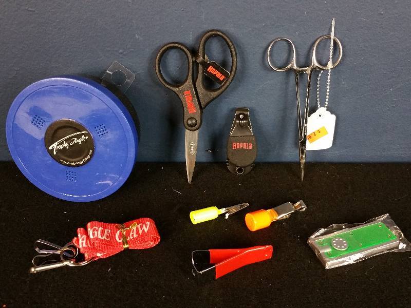lot 352 image: Bait Keeper, Rapala Accessories, LED Light, Etc.