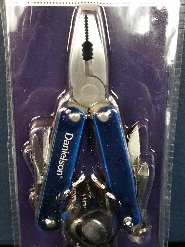 lot 101 image: Danielson Multi Tool