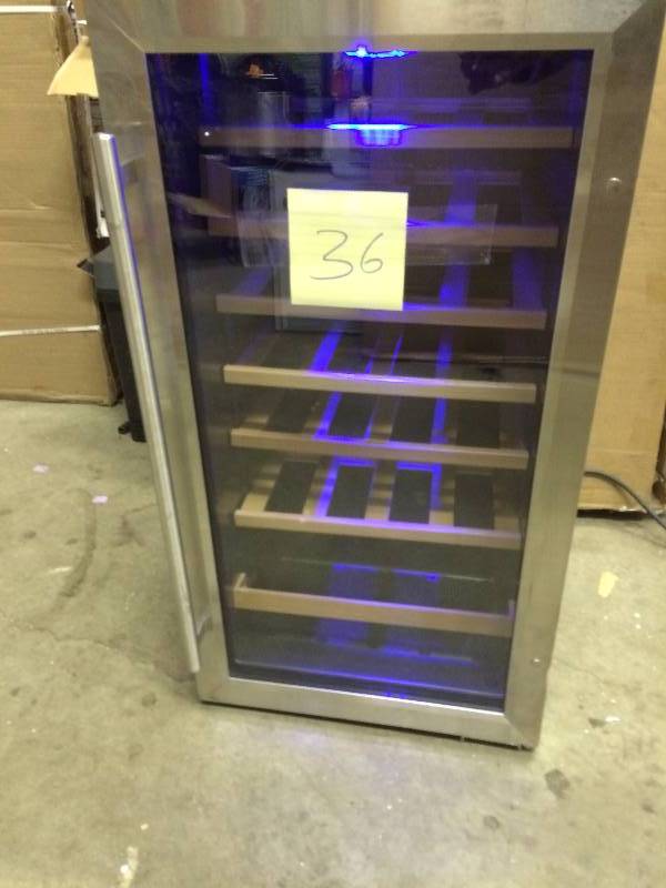 lot 36 image: Visani 28 Wine Coolers HVWC28ST