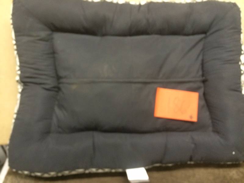 lot 186 image: Dog Bed
