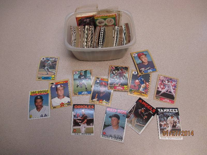 Lot Of Mixed Baseball Cards
