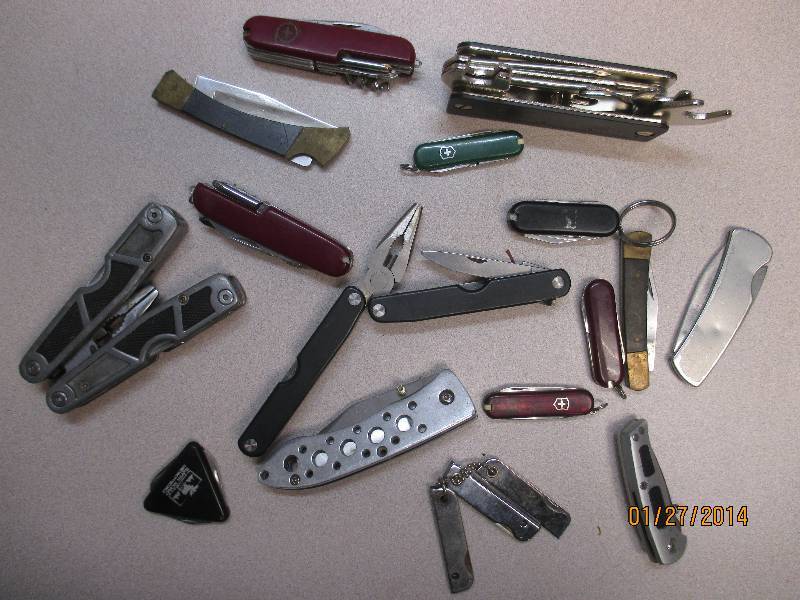 Lot Of Pocket Knives