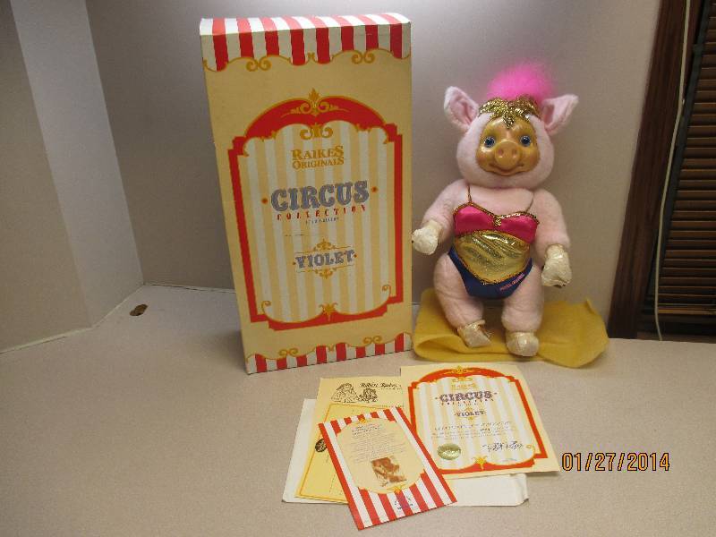 Raikes Bear, Circus Violet