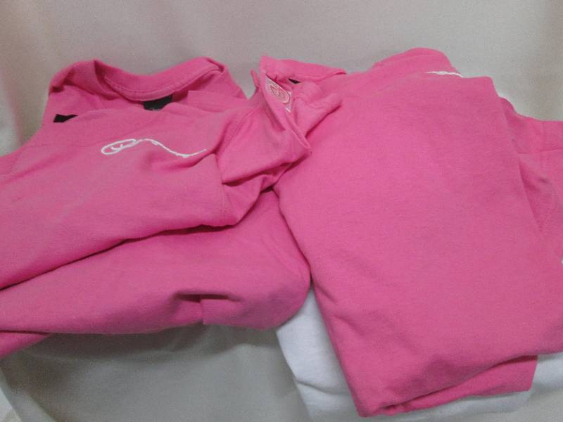 Lot of 5 T-shirts, 3 pink small, 1 ...