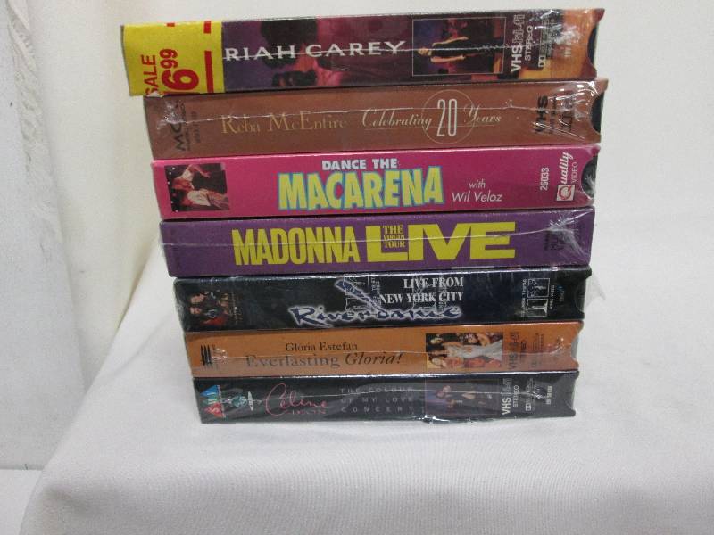 Lot of 7 VHS various music artists...