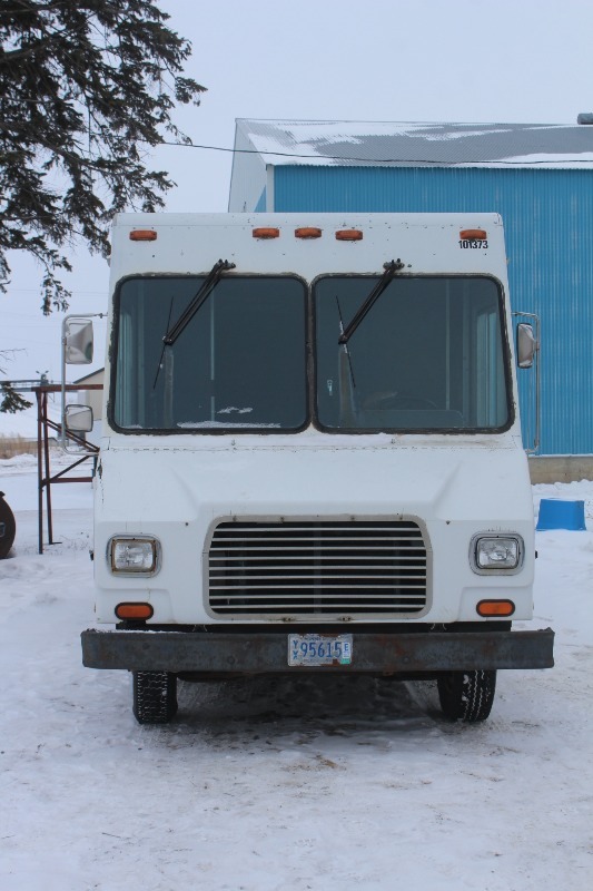 lot 1 image: 1987 GMC Step Van P3500 - Diesel - Great for a food truck
