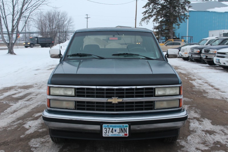 lot 3 image: 1992 Chevrolet C1500 Silverado Extended Cab - 2 Owner - 144,231 Miles