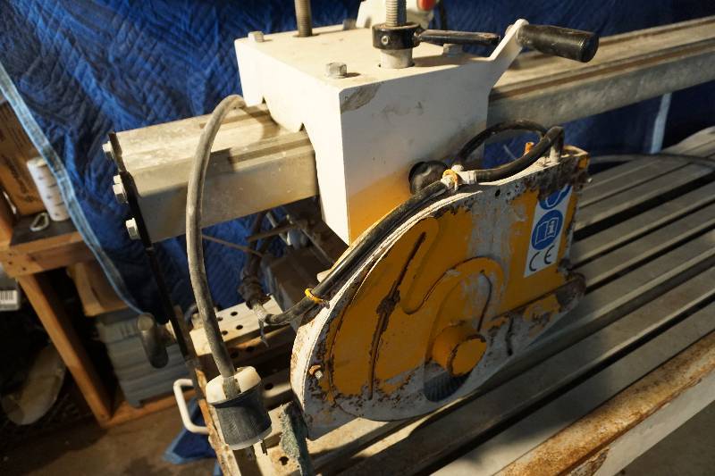 lot 1 image: Achilli Model ANR200 CE Marble, Tile, Granite Wet Bench Saw